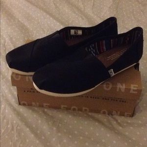 Toms "classic" black canvas
